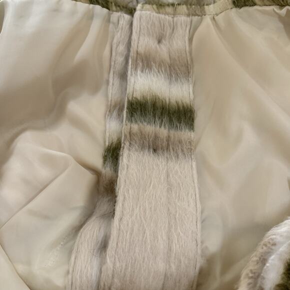 American Eagle Fuzzy Shacket Women’s L Ivory Plaid Heavy Wool Blend Oversized - Picture 7 of 12